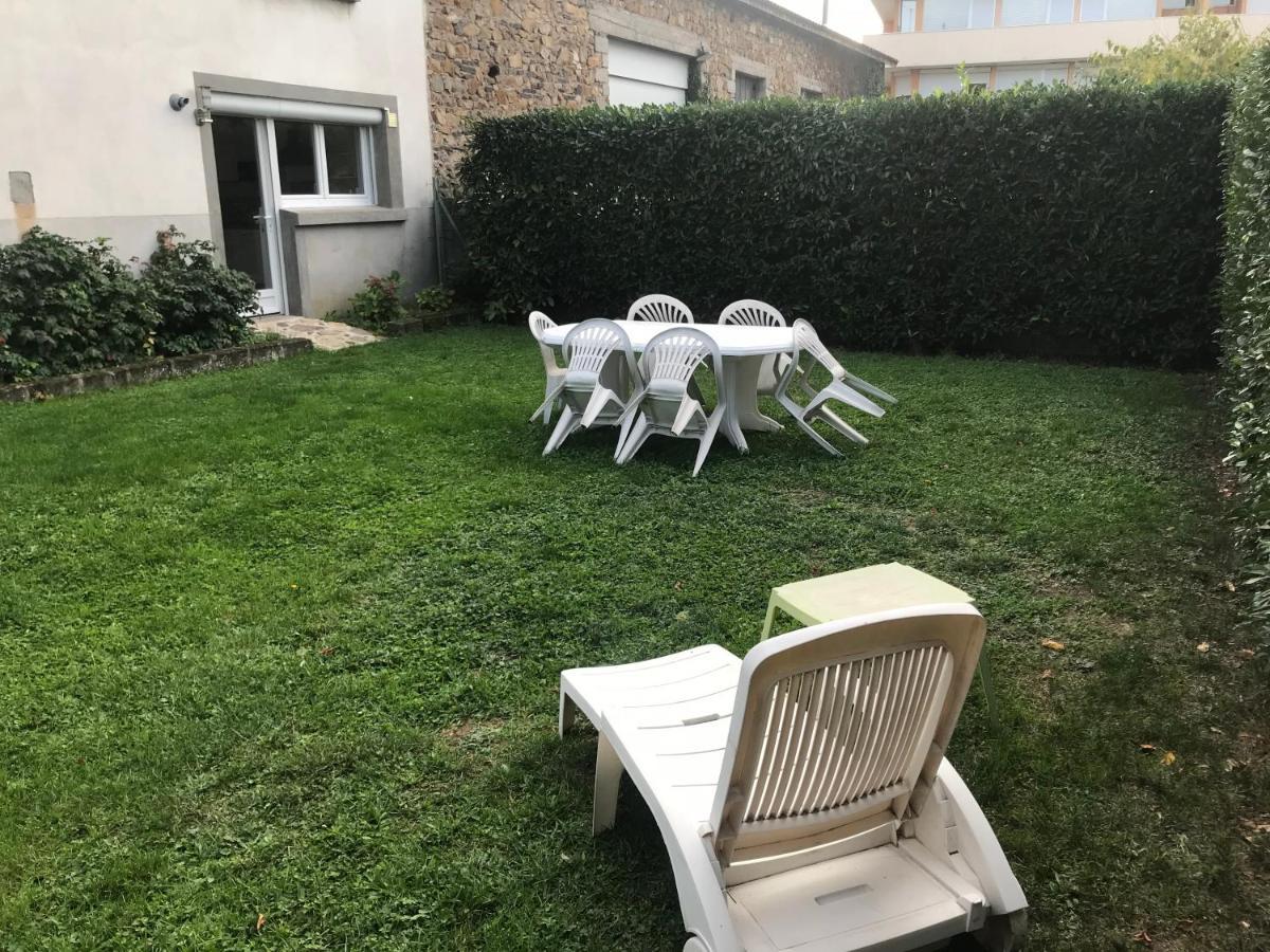 T2 rdc calme, idéalement placé, parking&jardin Issoire Esterno foto